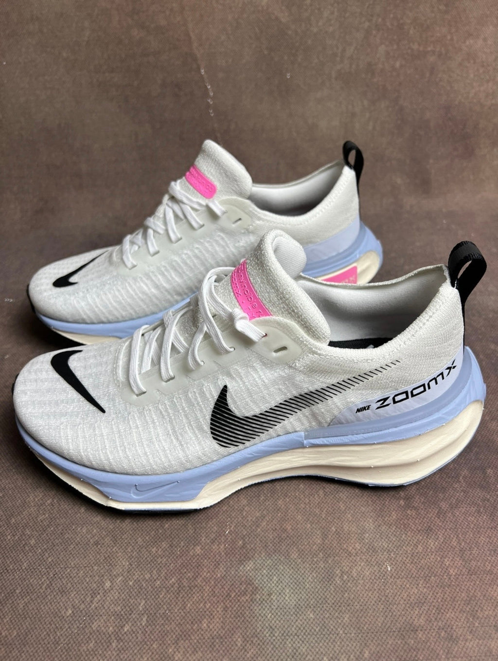 Nike ZoomX Invincible Run 3 Running Shoes in White Blue DR2615-100 - product image from the listing.