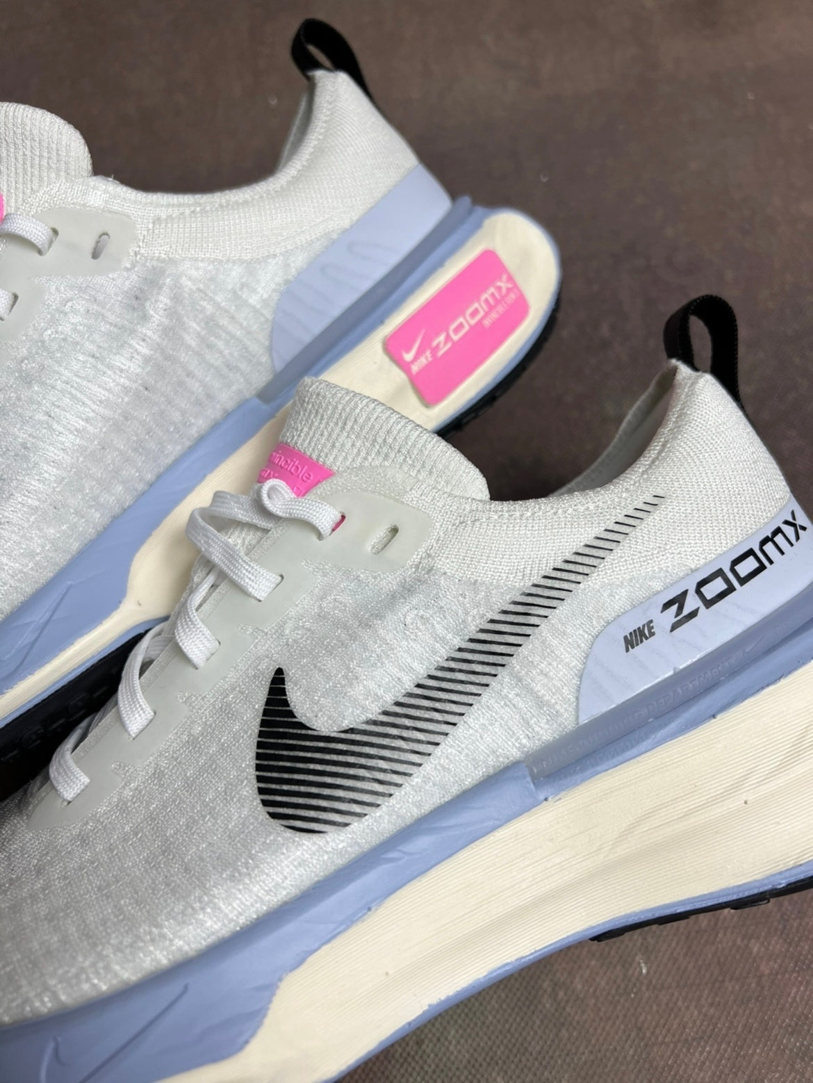 Nike ZoomX Invincible Run 3 Running Shoes in White Blue DR2615-100 - product image from the listing.
