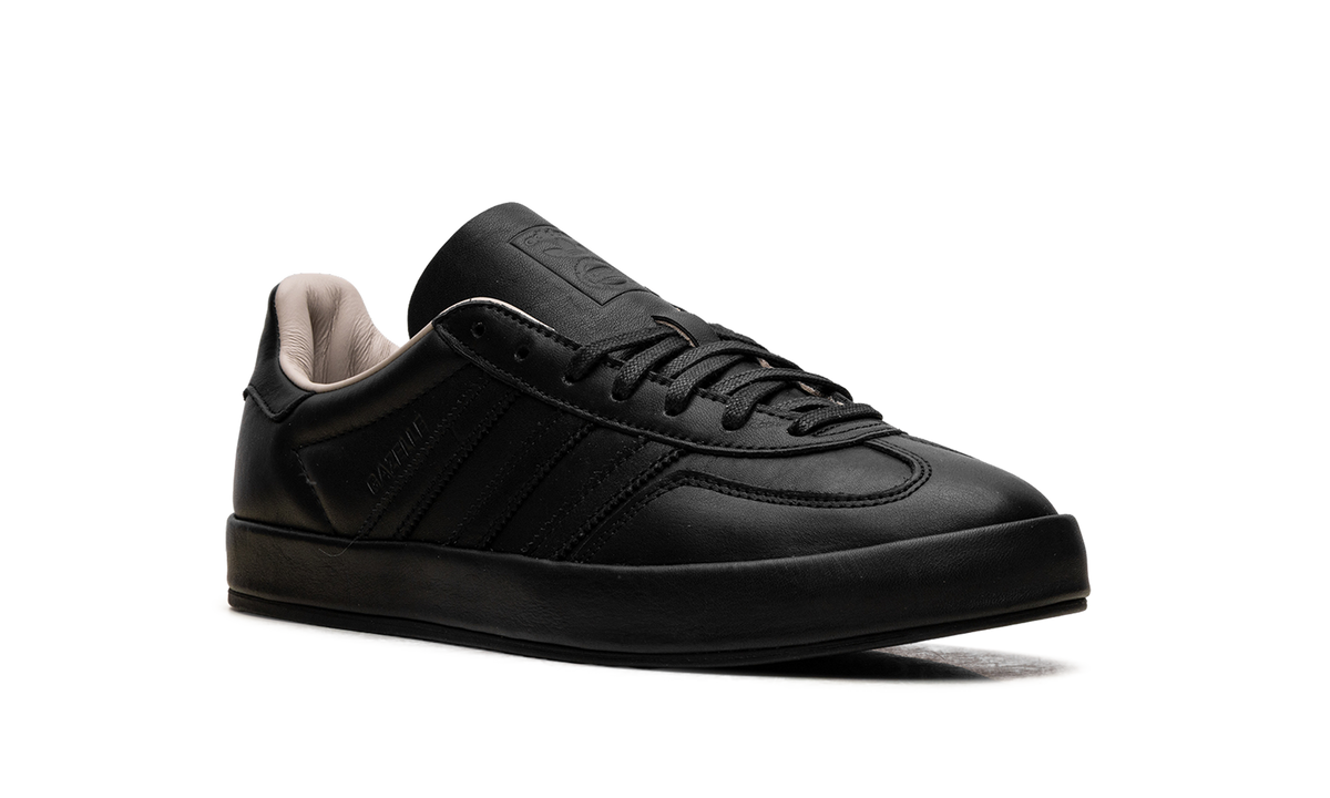 "Luxe Pack Black" Gazelle Indoor JH5415 - product image from the listing.