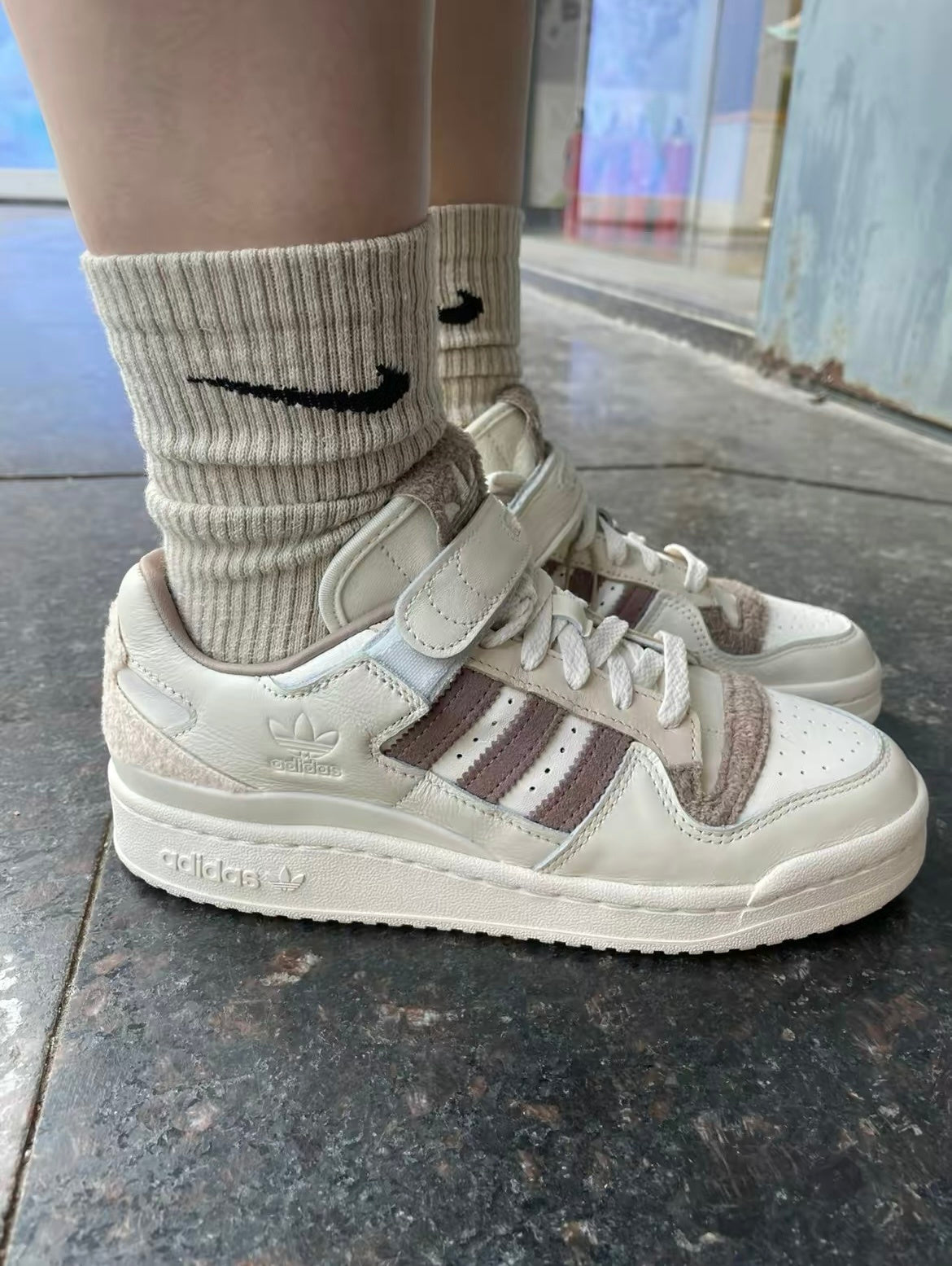 Adidas Originals Forum 84 Low Fleece Trainers GY4126 - product image from the listing.