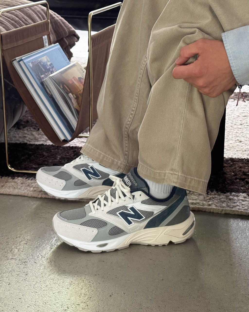 880R by New Balance - product photo shown in the listing for this item.