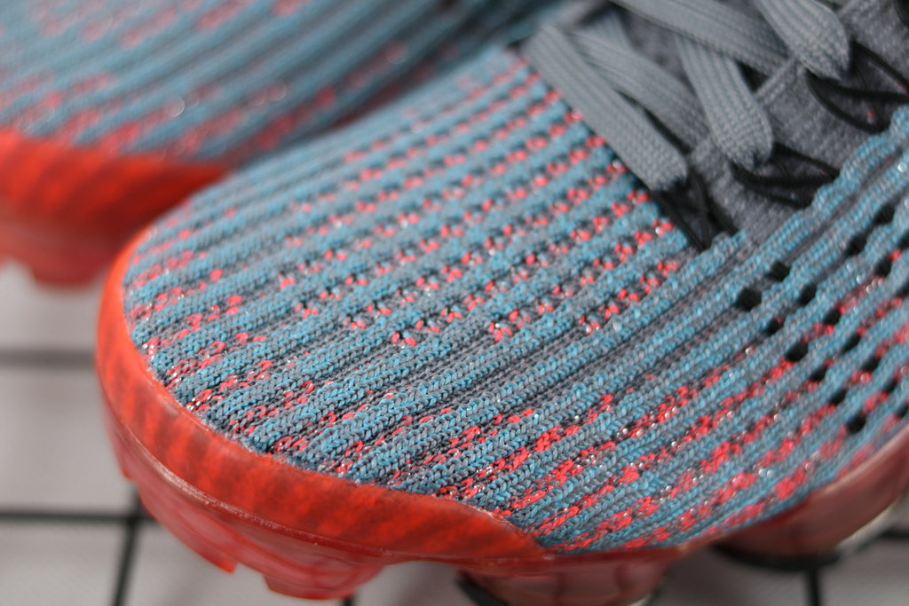 Nike Air VaporMax Flyknit 3 AJ6910-601 Trainers - product image from the listing.