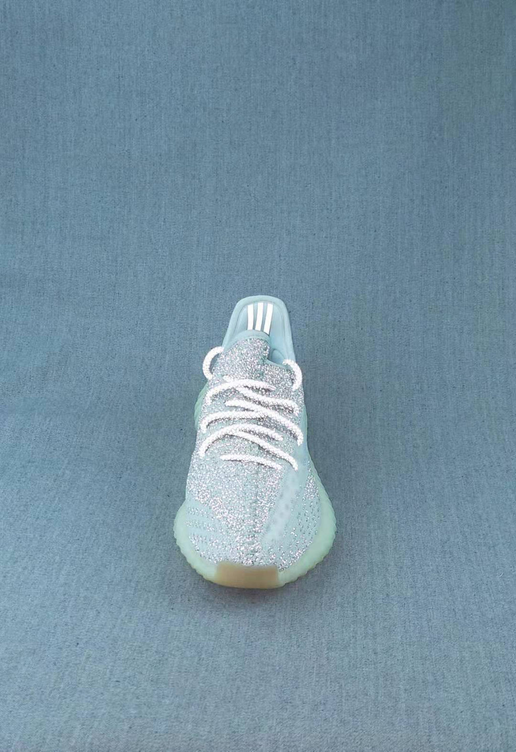 Yeezy 350 V2 Spring Orchid Glow Trainers - product image from the listing.