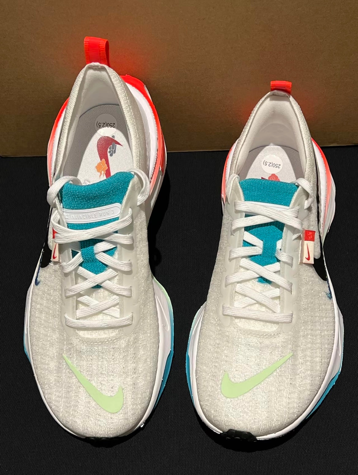 Nike ZoomX Invincible Run 3 Shoes for Running FZ5056-103 - product image from the listing.