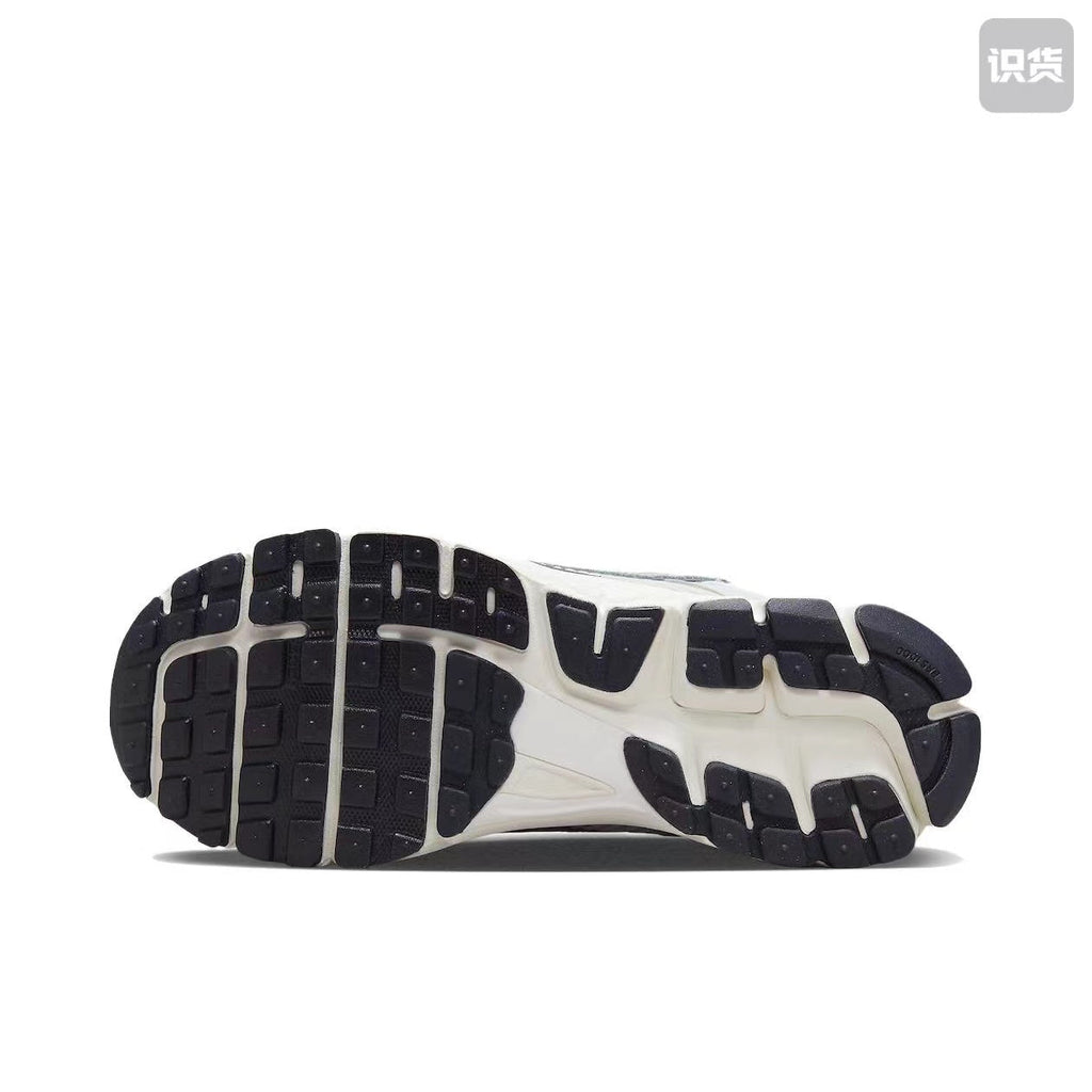Nike Air Max Plus 3 Sneakers in Silver Grey and White - product image from the listing.