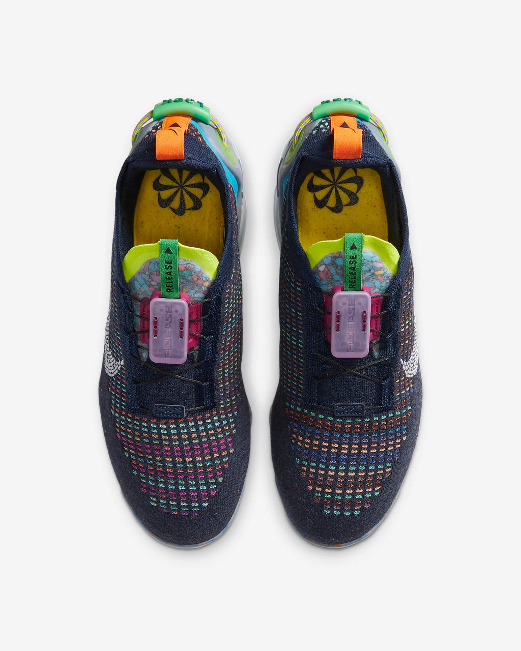 Nike Air VaporMax 2020 Flyknit CJ6740-400 Trainers - product image from the listing.