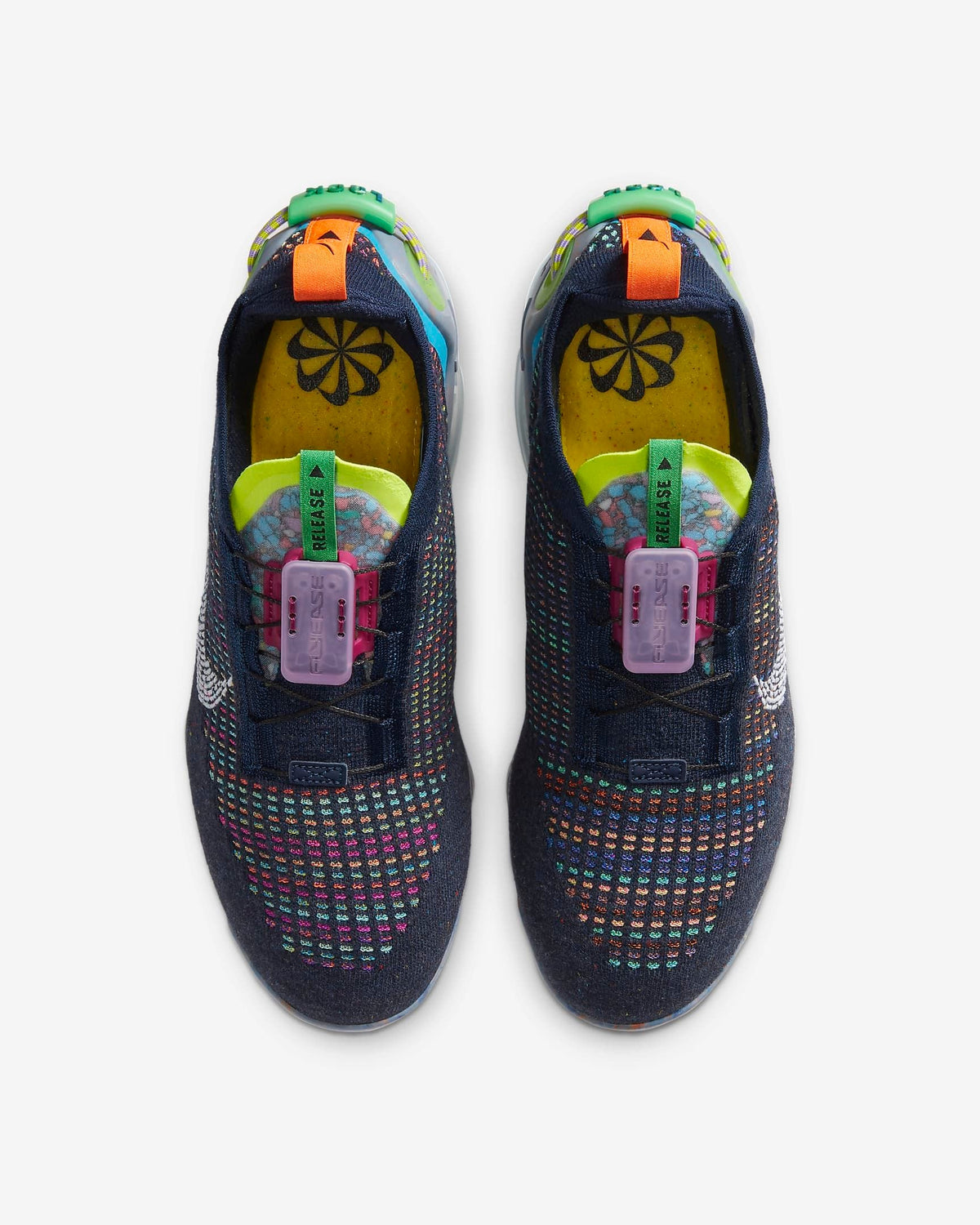 Nike Air VaporMax 2020 Flyknit CJ6740-400 Trainers - product image from the listing.