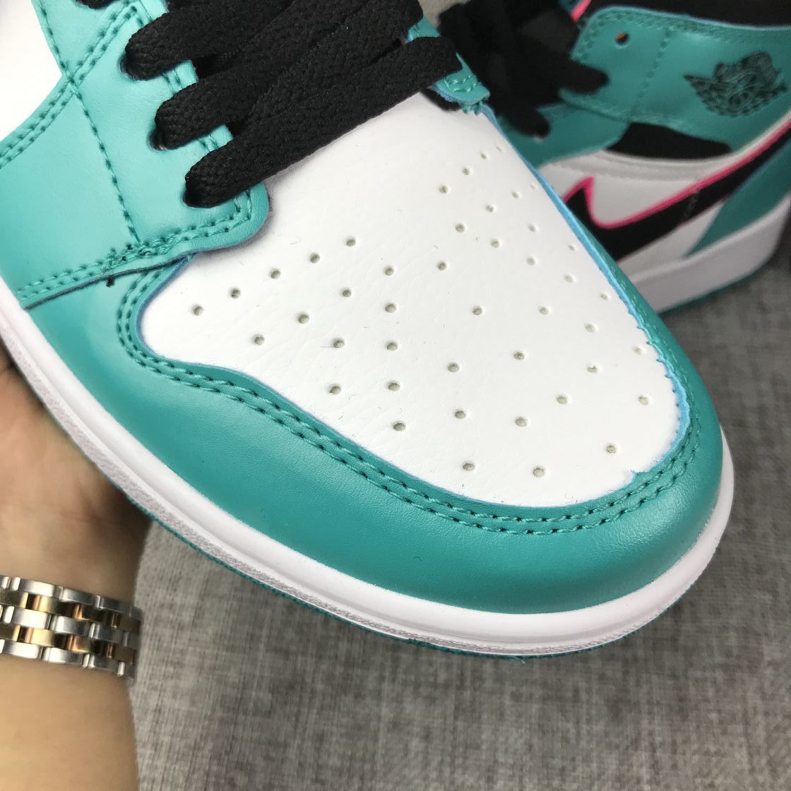 South Coast Sneakers - Air Jordan 1 Mid 852542-306 - product image from the listing.