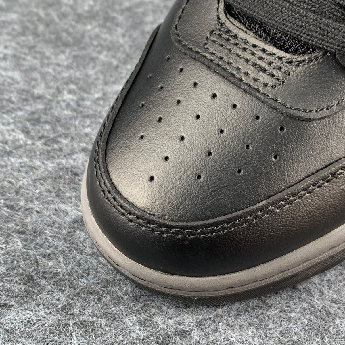 "Black Grey White" Off-White Out of Office (SS22) - product image from the listing.
