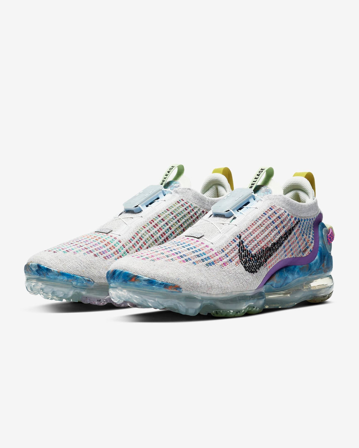 Nike Air VaporMax 2020 Flyknit CJ6740-001 Trainers - product image from the listing.
