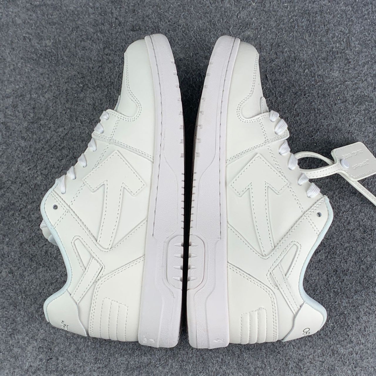 "Animation" Off-White Out of Office - product image from the listing.