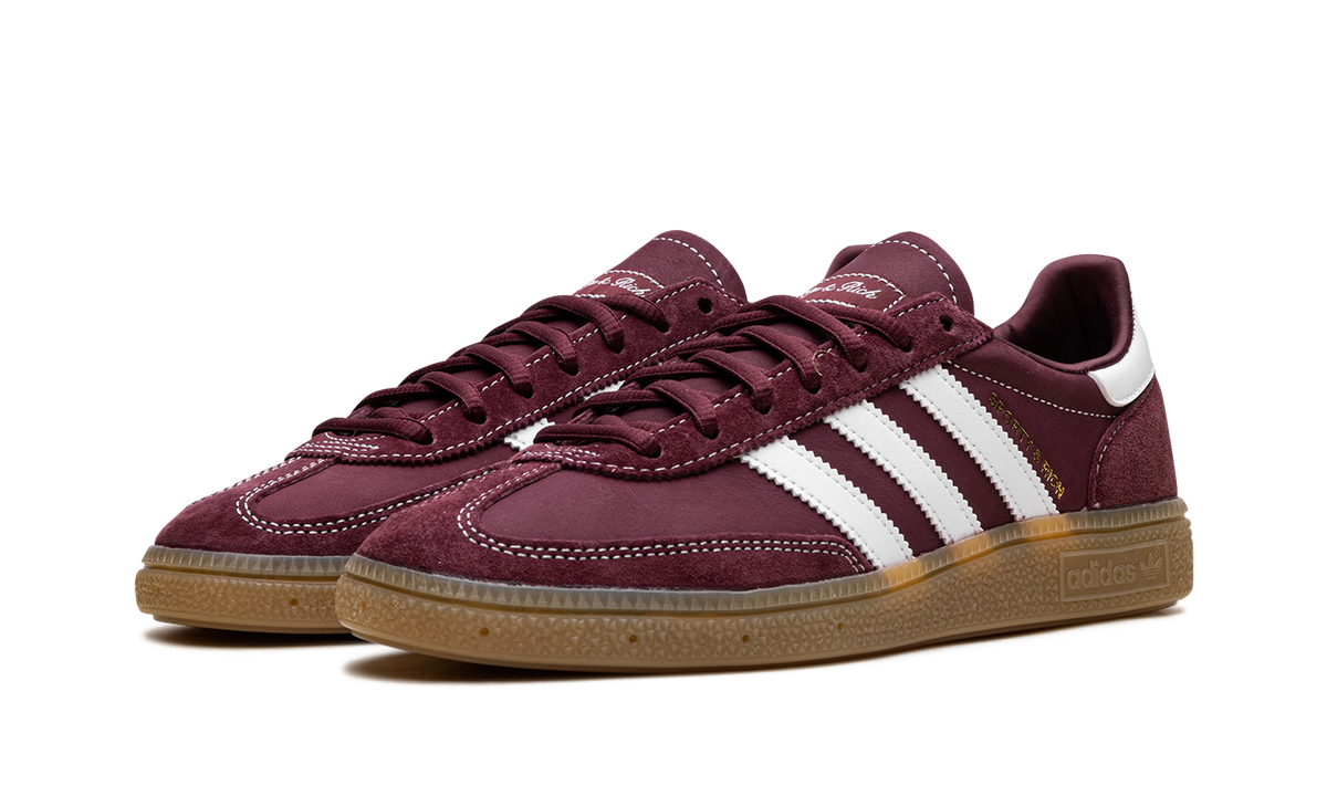 "Sporty & Rich Shadow Red" Handball Spezial JP7068 - product image from the listing.
