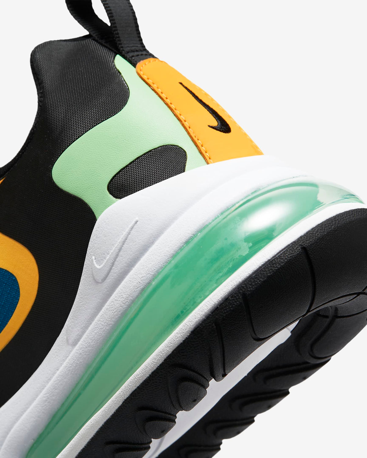 React Sneakers - Nike Air Max 270 CZ7869-300 - product image from the listing.