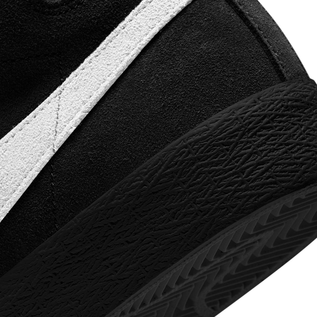Men's Nike SB Blazer Mid Shoes - product image from the listing.