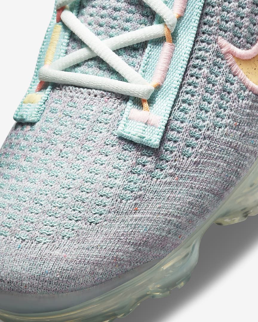 Nike Air VaporMax 2021 Flyknit DH4088-300 Trainers - product image from the listing.