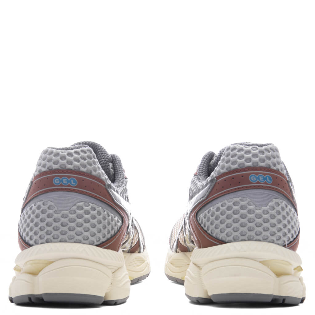Asics x emmi Gel-Cumulus 16 in Beige/Grey - product image from the listing.