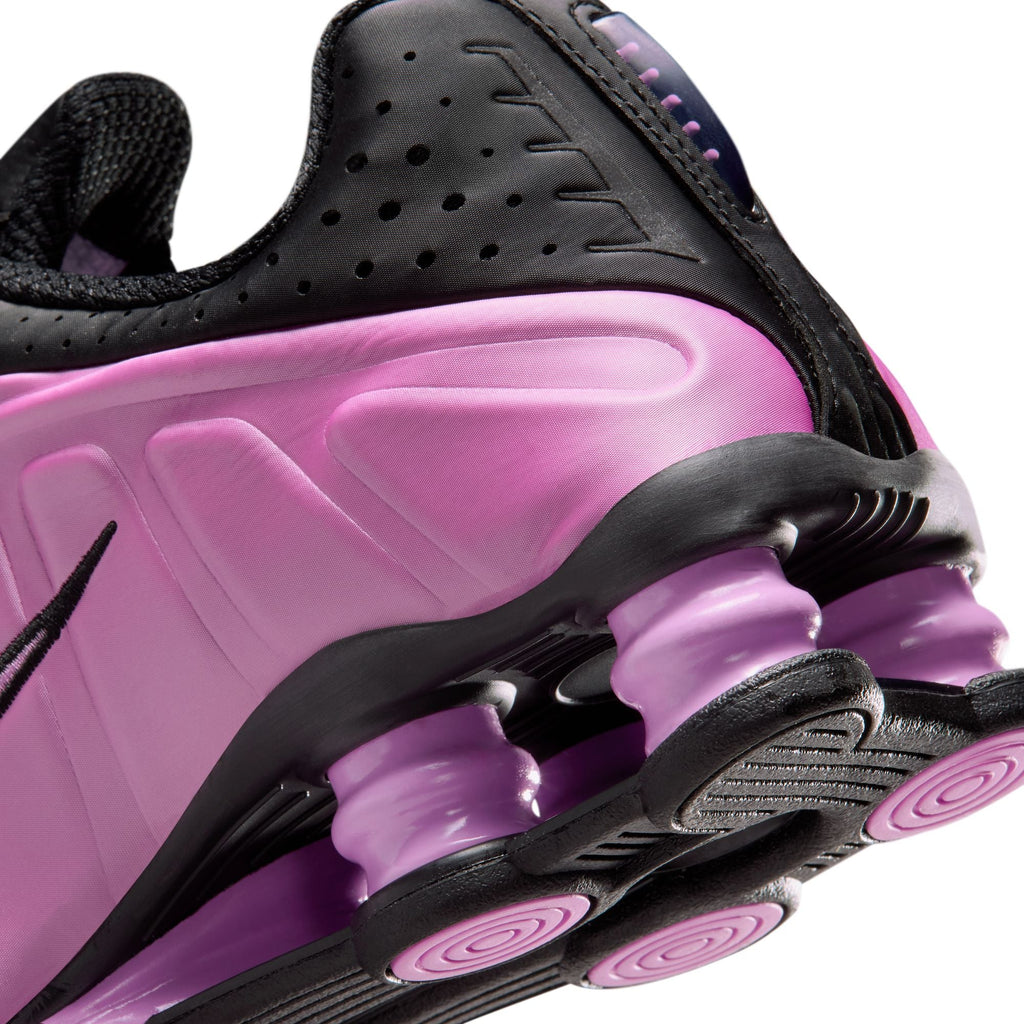 Women's Nike Shox R4 Shoes - product image from the listing.