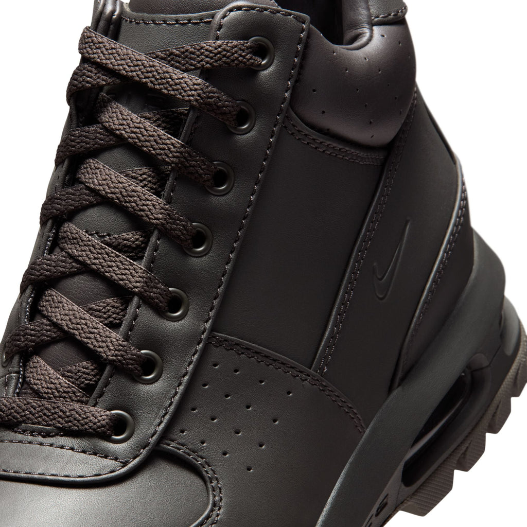 Men's Nike Air Max Goadome Shoes - product image from the listing.