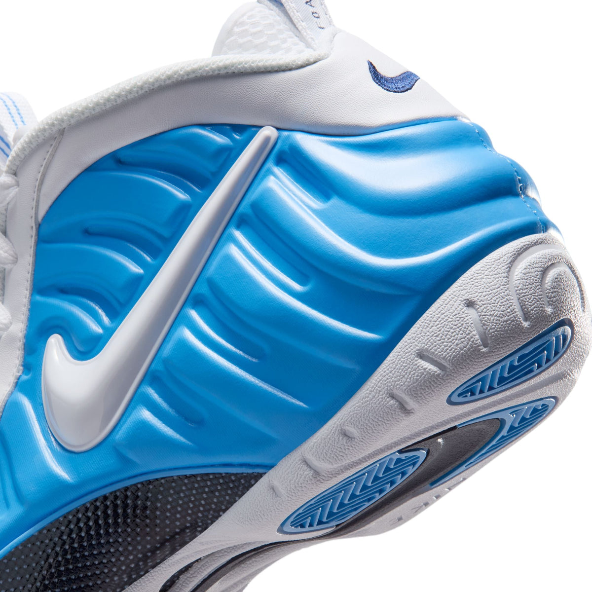 Men's Nike Air Foamposite Pro Shoes - product image from the listing.