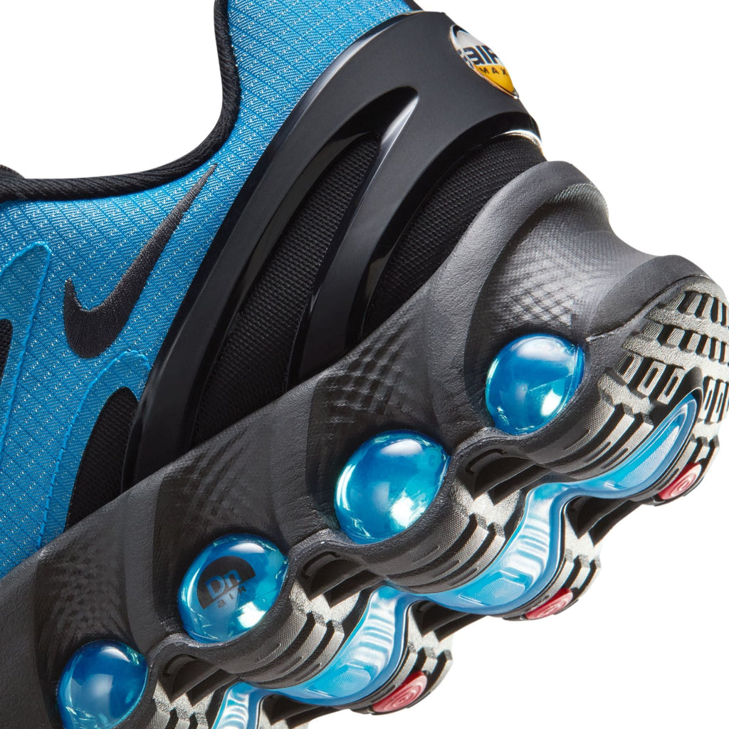 Men's Nike Air Max DN8 SE Shoes - product image from the listing.
