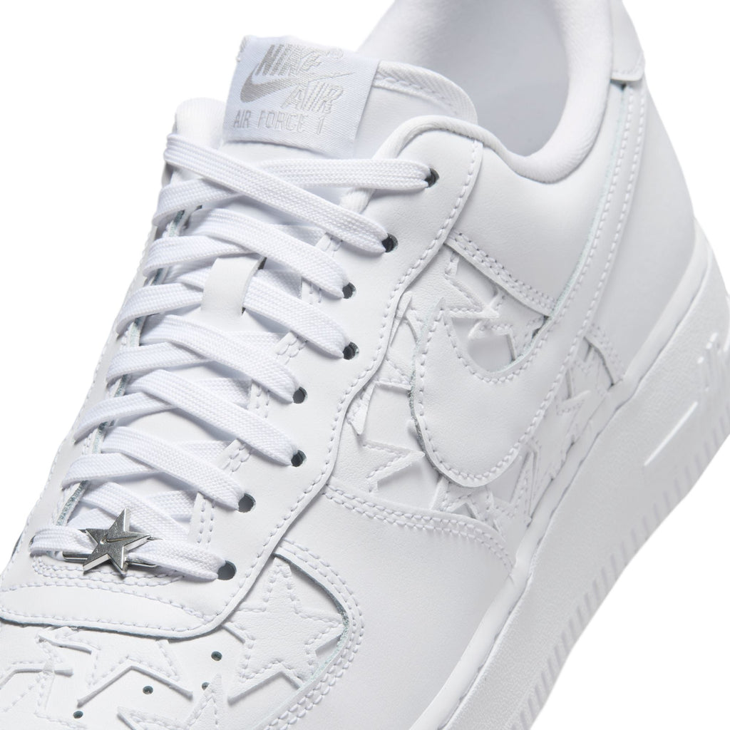 Men's Nike Air Force 1 '07 Shoes - product image from the listing.