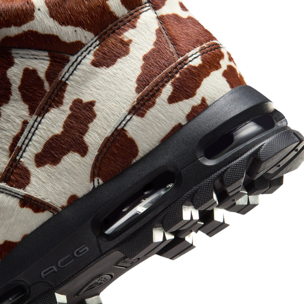 Men's Nike Air Max Goadome Shoes - product image from the listing.