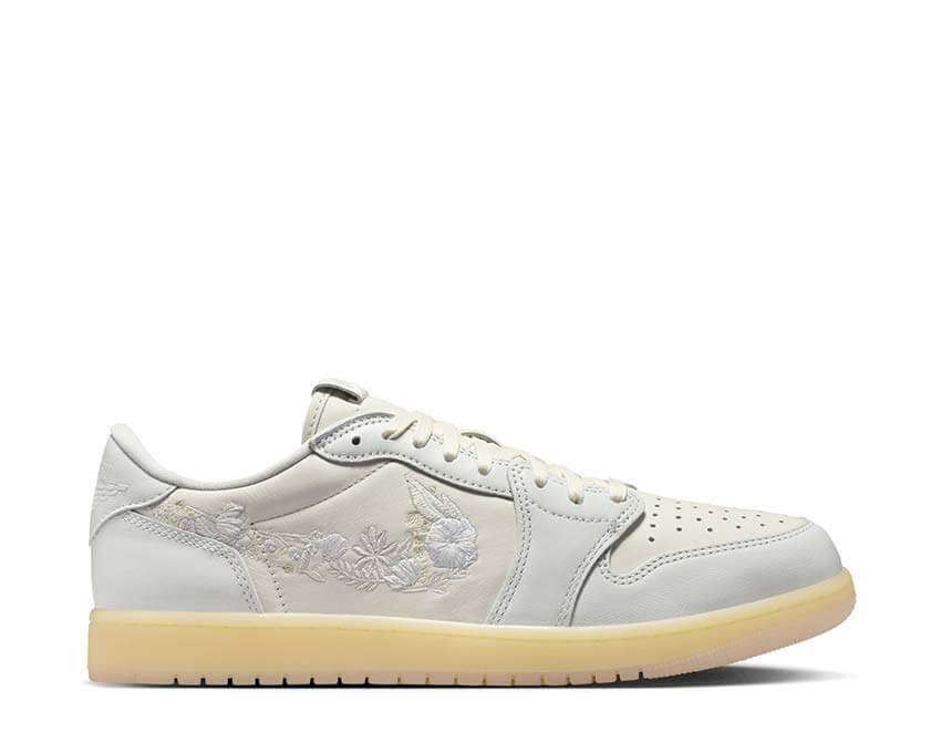 "Floral Swoosh" Air Jordan 1 Retro Low OG - product image from the listing.