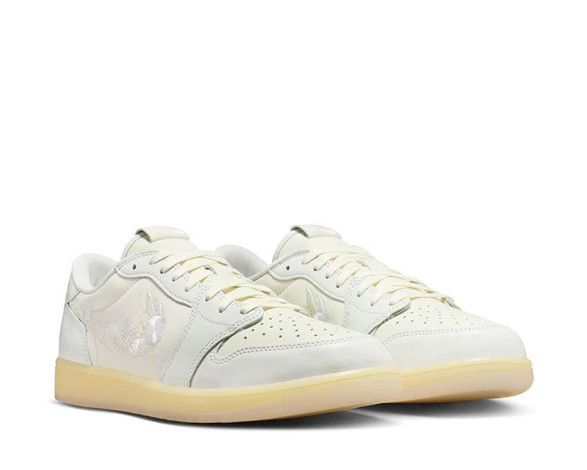 "Floral Swoosh" Air Jordan 1 Retro Low OG - product image from the listing.