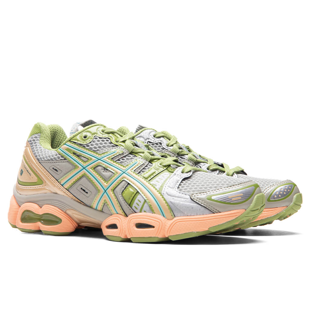 Gel-Nimbus 9 - Abbey Stone/Champagne for Women - product image from the listing.