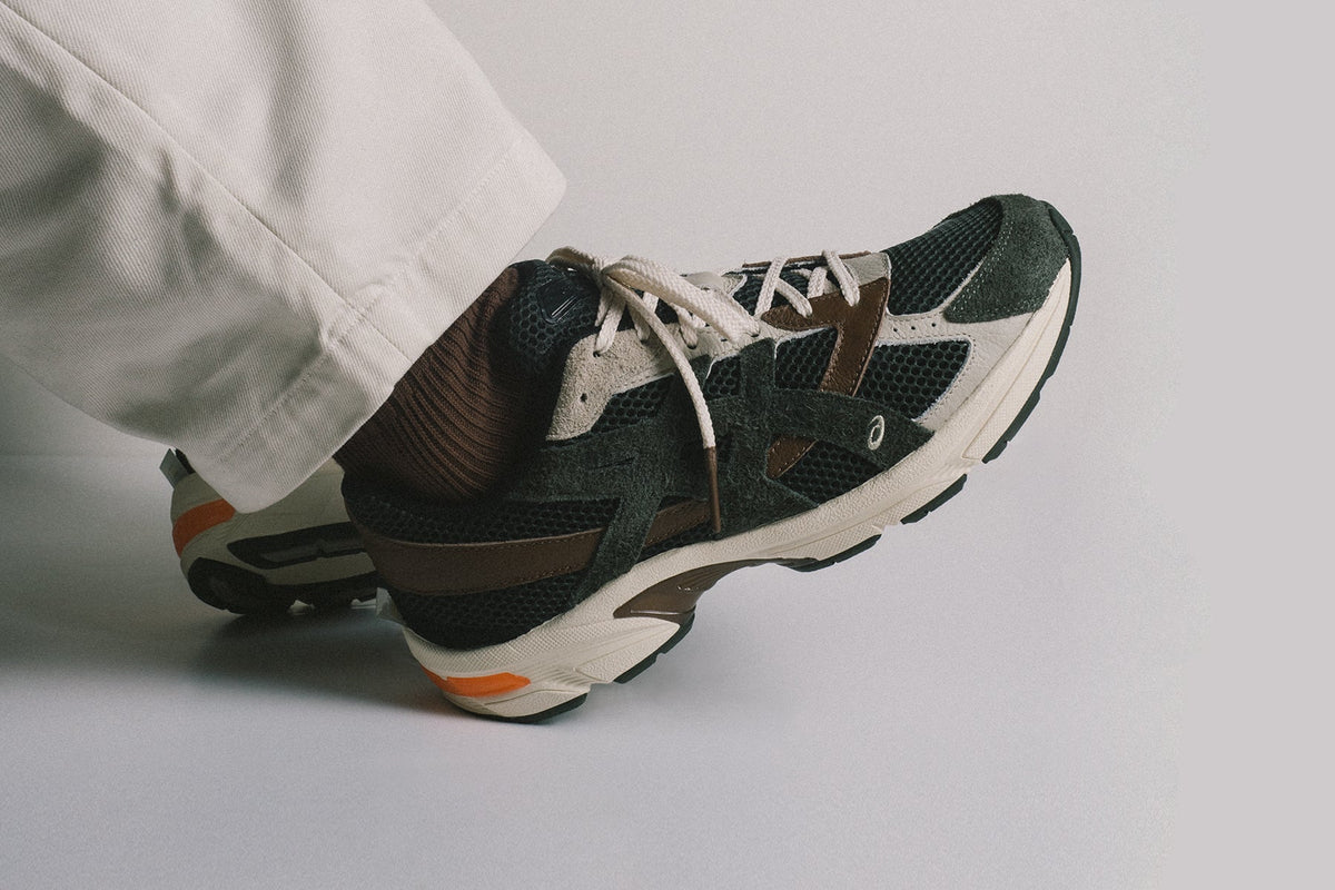 Evergreen/Evergreen - Asics x HAL Studios GEL-1130 - product image from the listing.