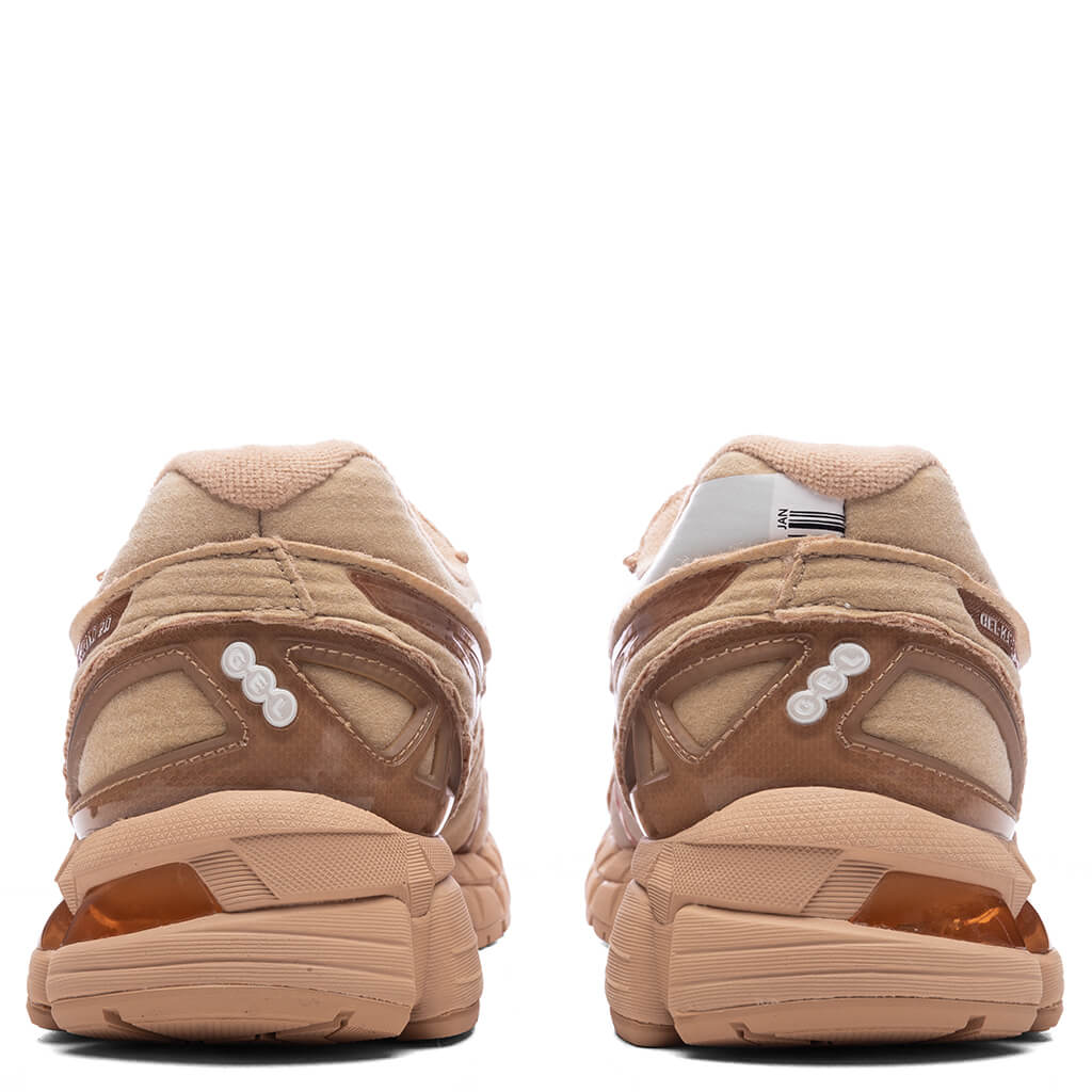 "Cardboard" Asics x doublet Gel-Kayano 20 Sand - product image from the listing.
