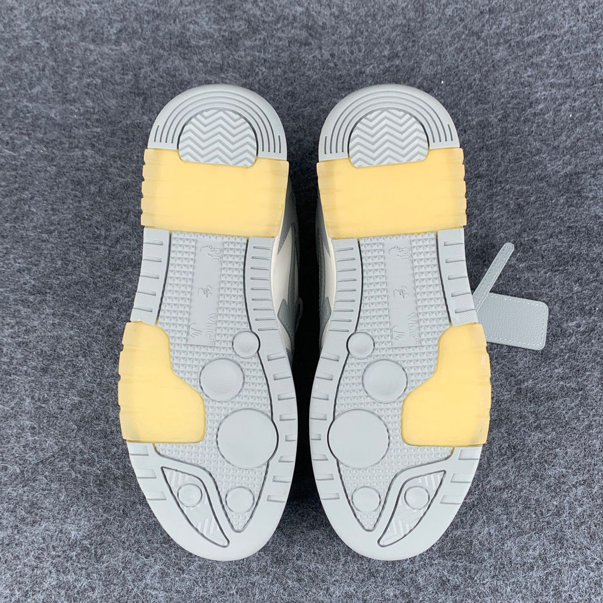 "Grey White" Off-White Out of Office - product image from the listing.