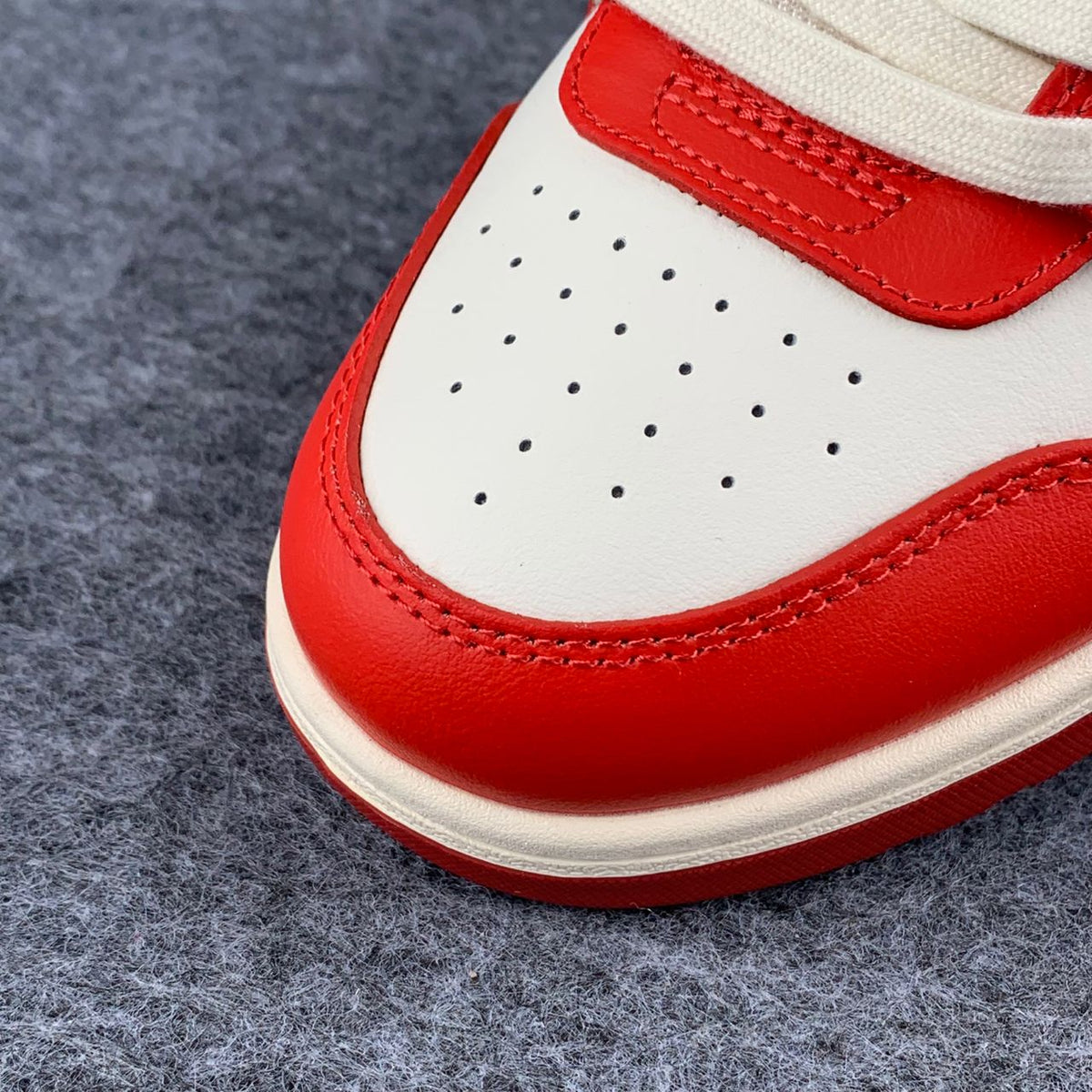 "Red White" Off-White Out of Office - product image from the listing.
