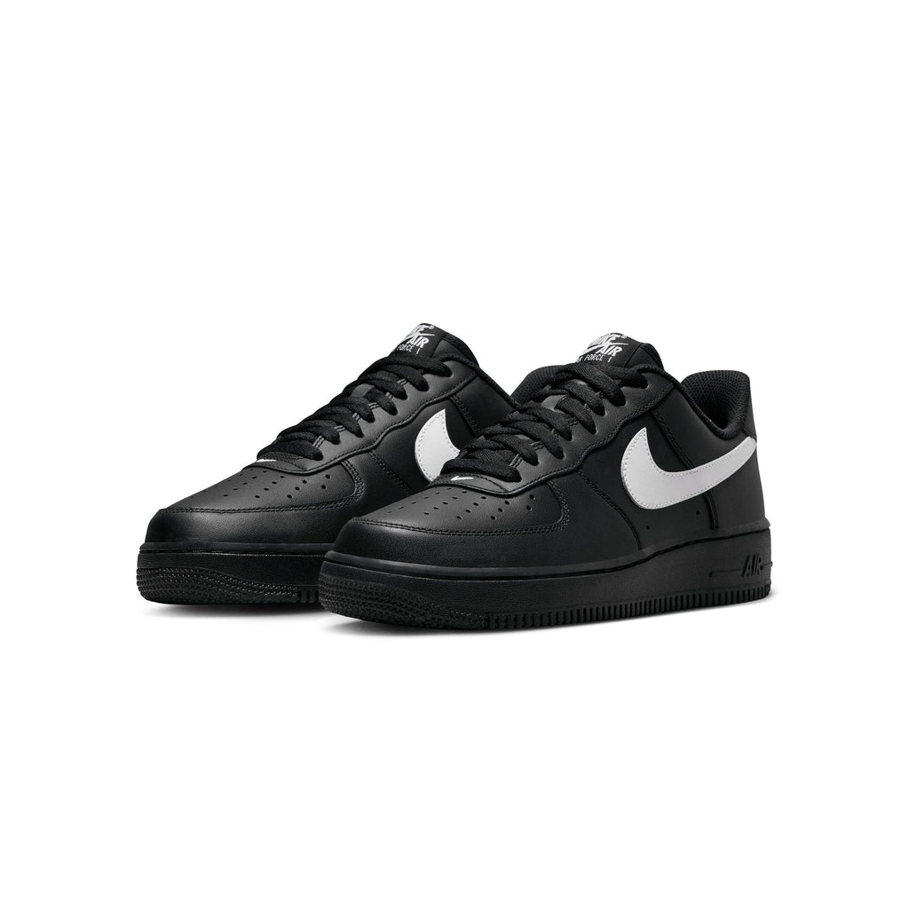 Men's Nike Air Force 1 '07 Shoes - product image from the listing.