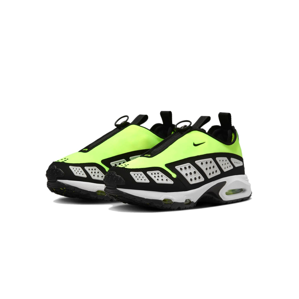Women's Nike Air Max Sunder Shoes - product image from the listing.