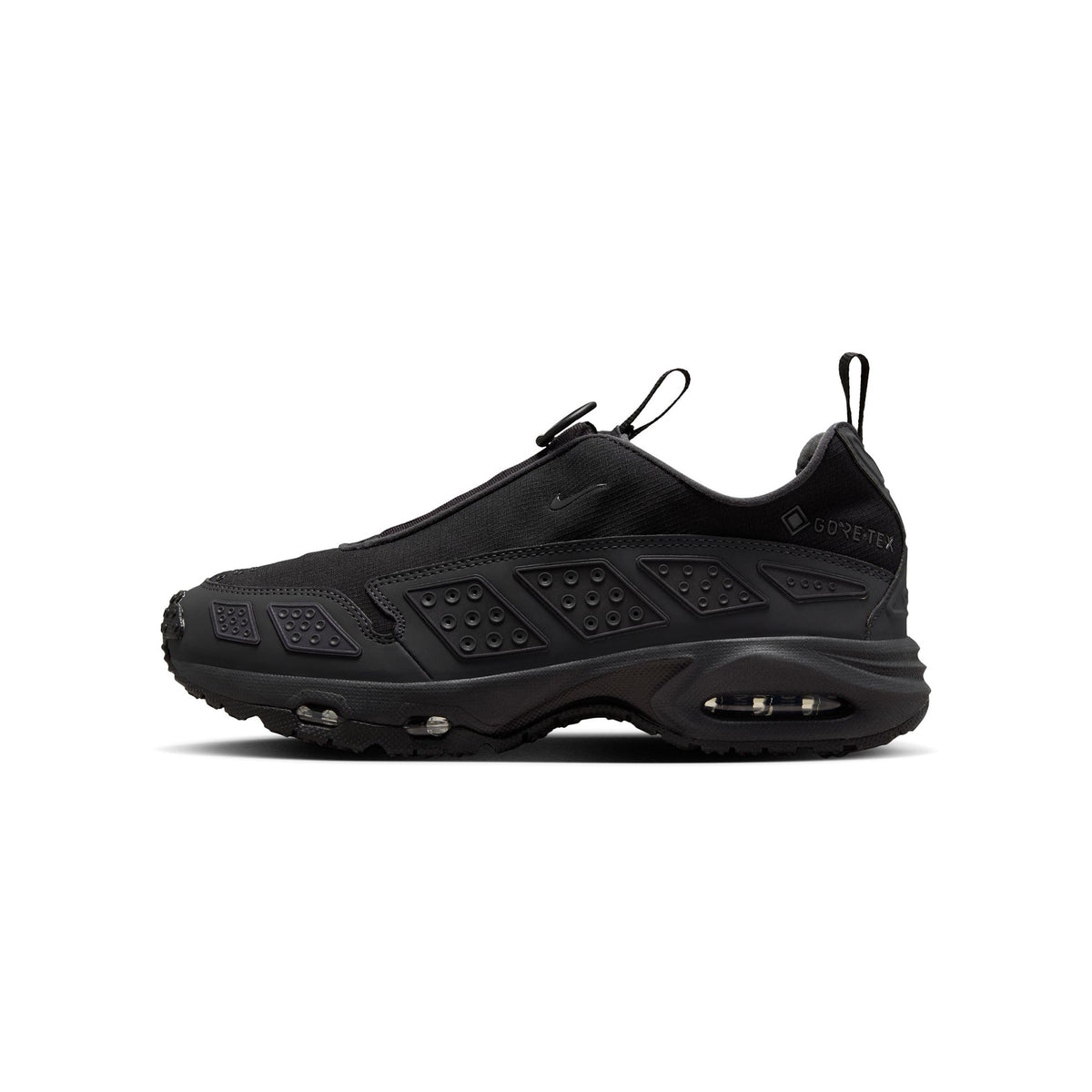 Women's Nike Air Max Sunder GTX Shoes - product image from the listing.