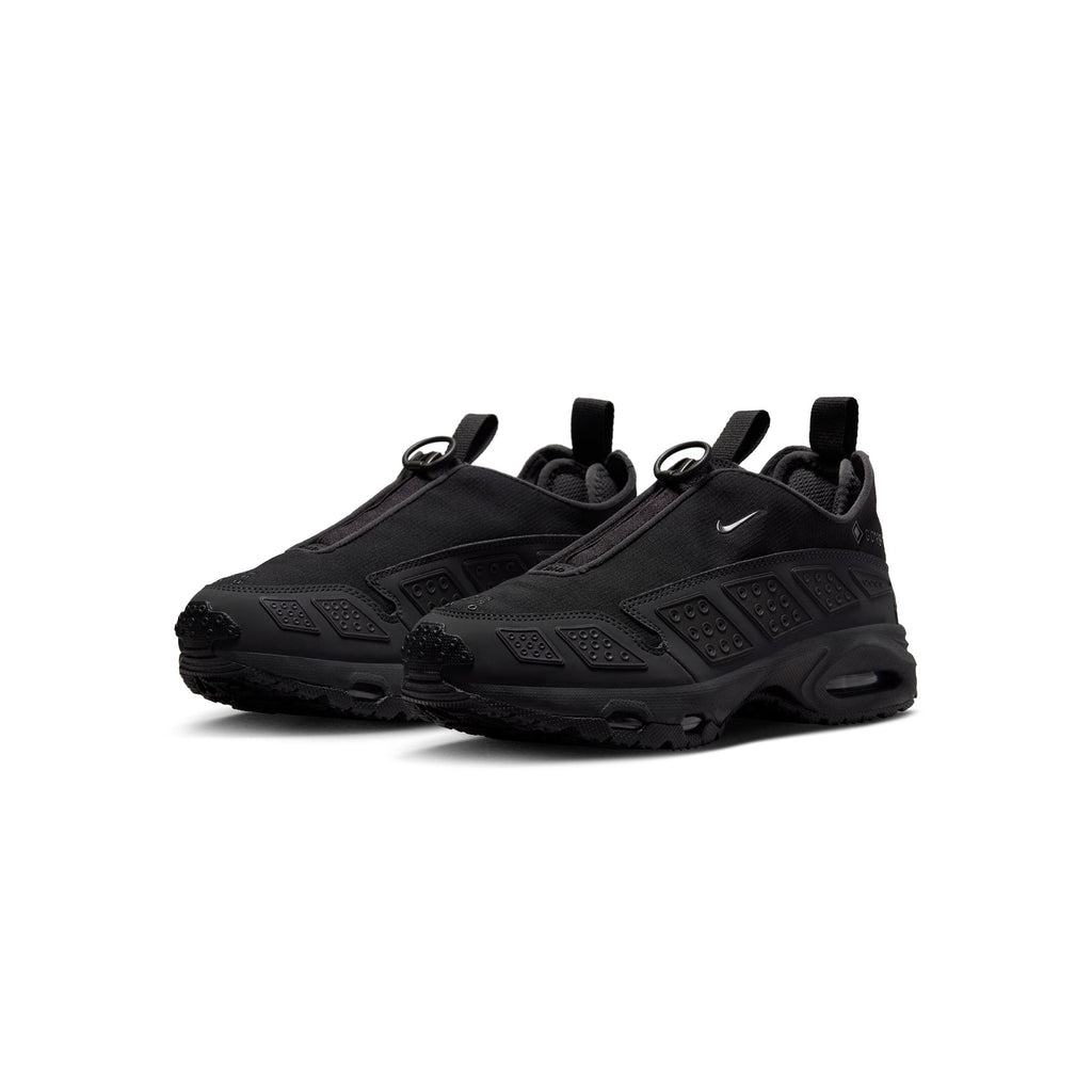 Women's Nike Air Max Sunder GTX Shoes - product image from the listing.