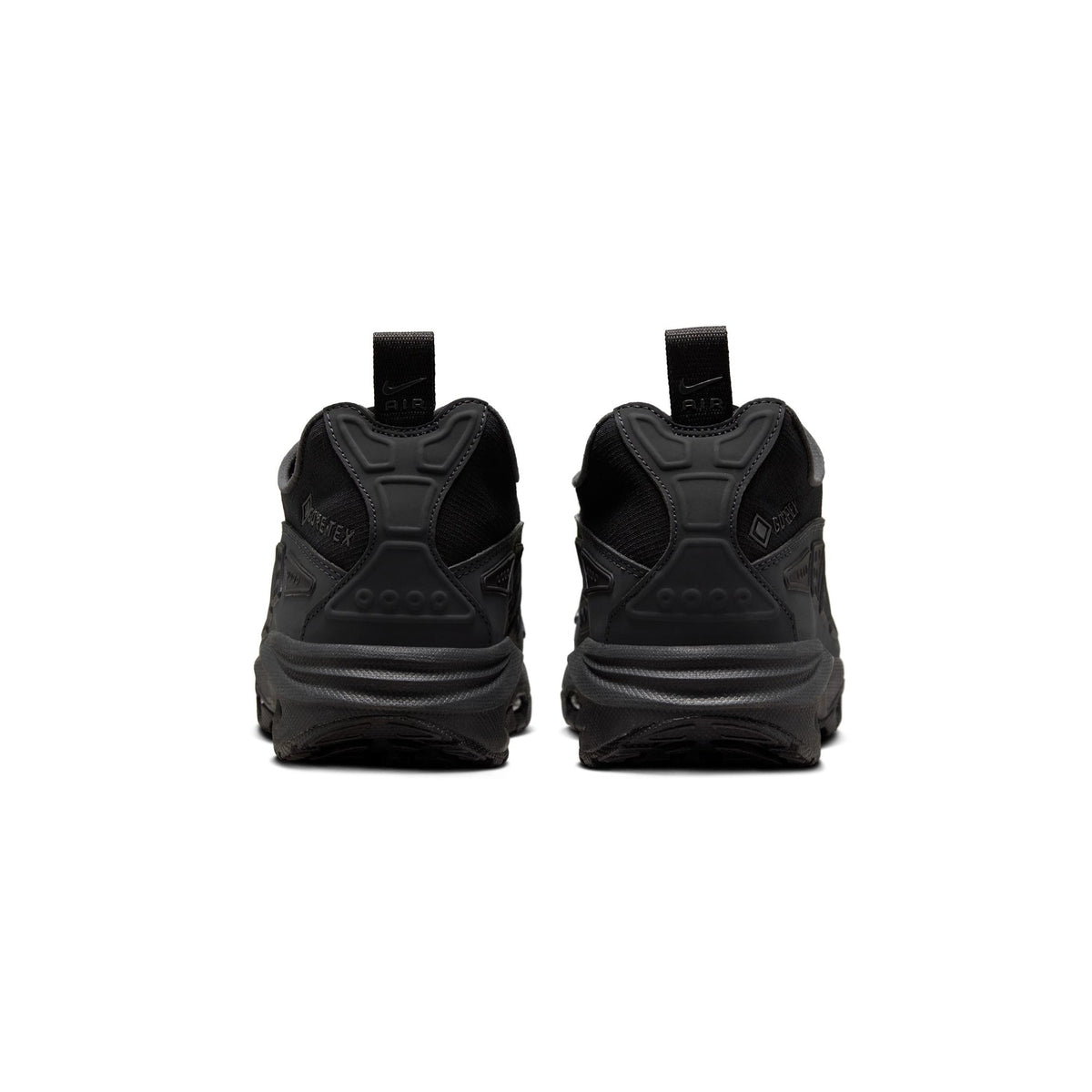 Women's Nike Air Max Sunder GTX Shoes - product image from the listing.
