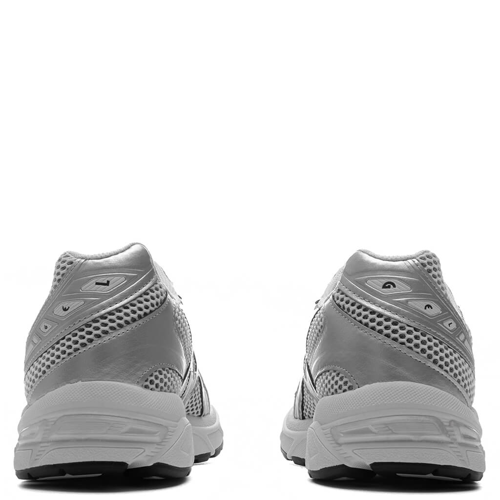 GEL-1130 in White/Black - product photo shown in the listing for this item.