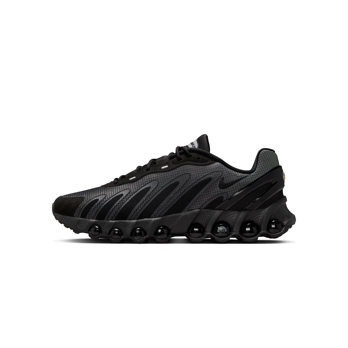 Men's Nike Air Max DN8 SE Shoes - product image from the listing.