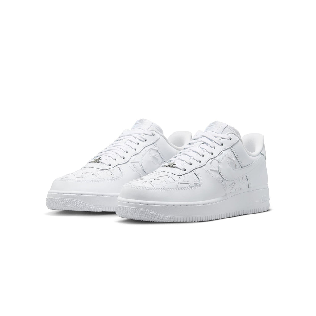 Men's Nike Air Force 1 '07 Shoes - product image from the listing.