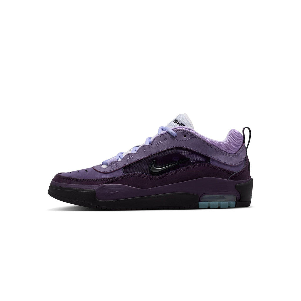 Men's Nike SB Air Max Ishod Shoes - product image from the listing.