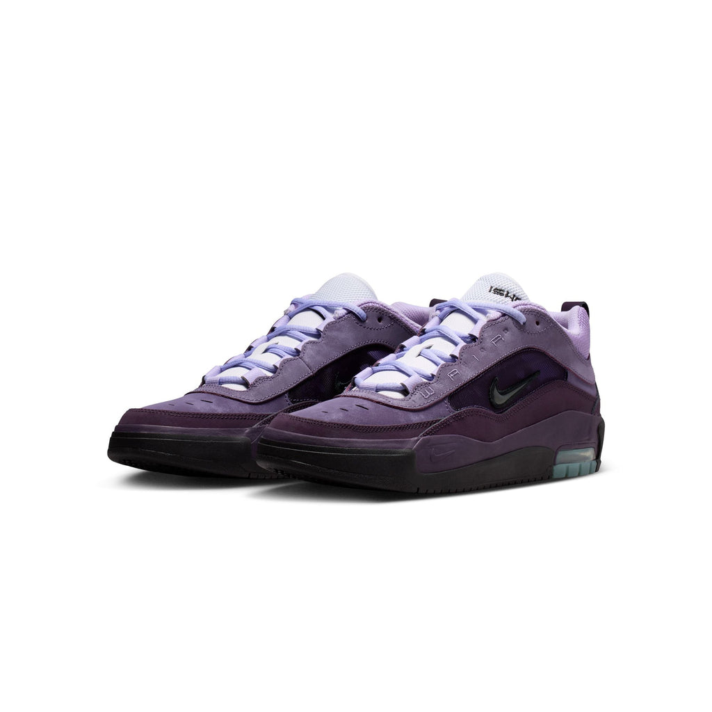 Men's Nike SB Air Max Ishod Shoes - product image from the listing.