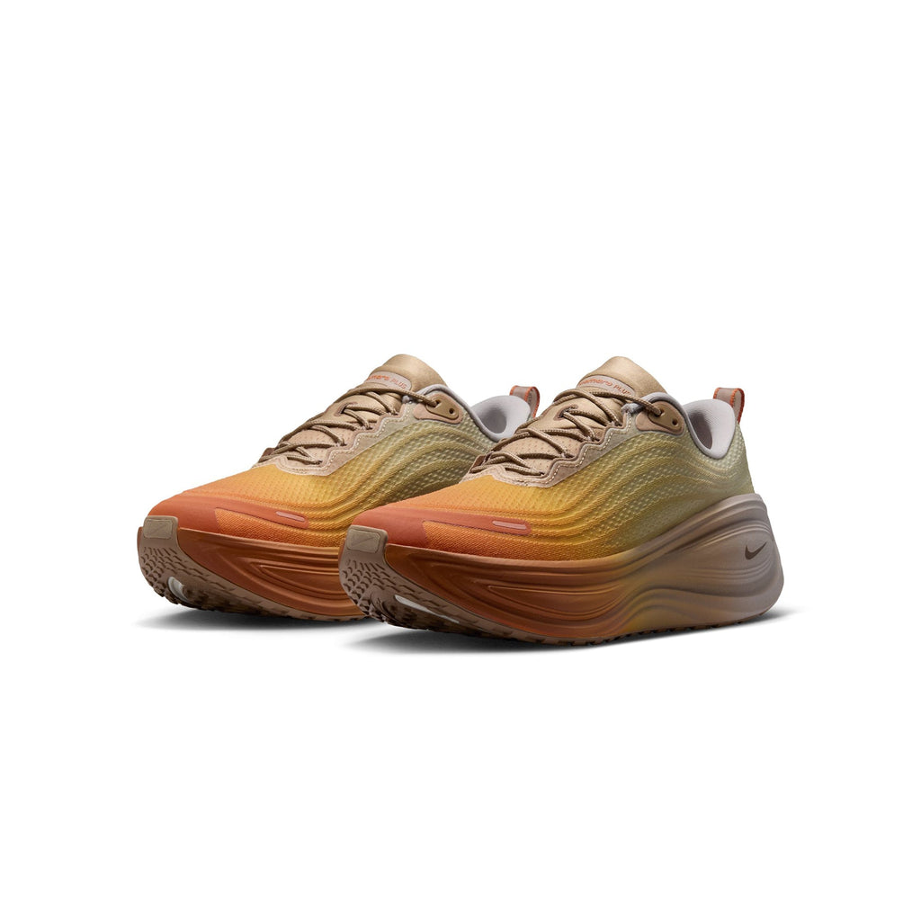 Men's Nike Vomero Plus Shoes - product image from the listing.