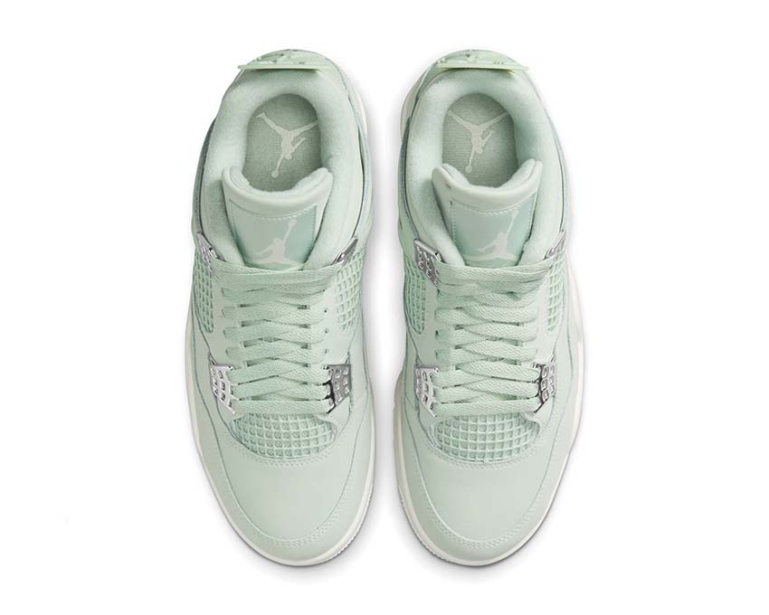 "Abundance" Air Jordan 4 Retro W - product image from the listing.
