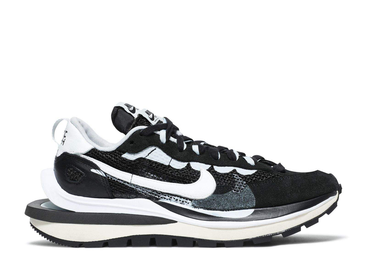 Nike sacai x VaporWaffle 'Black White' Sneaker - product image from the listing.