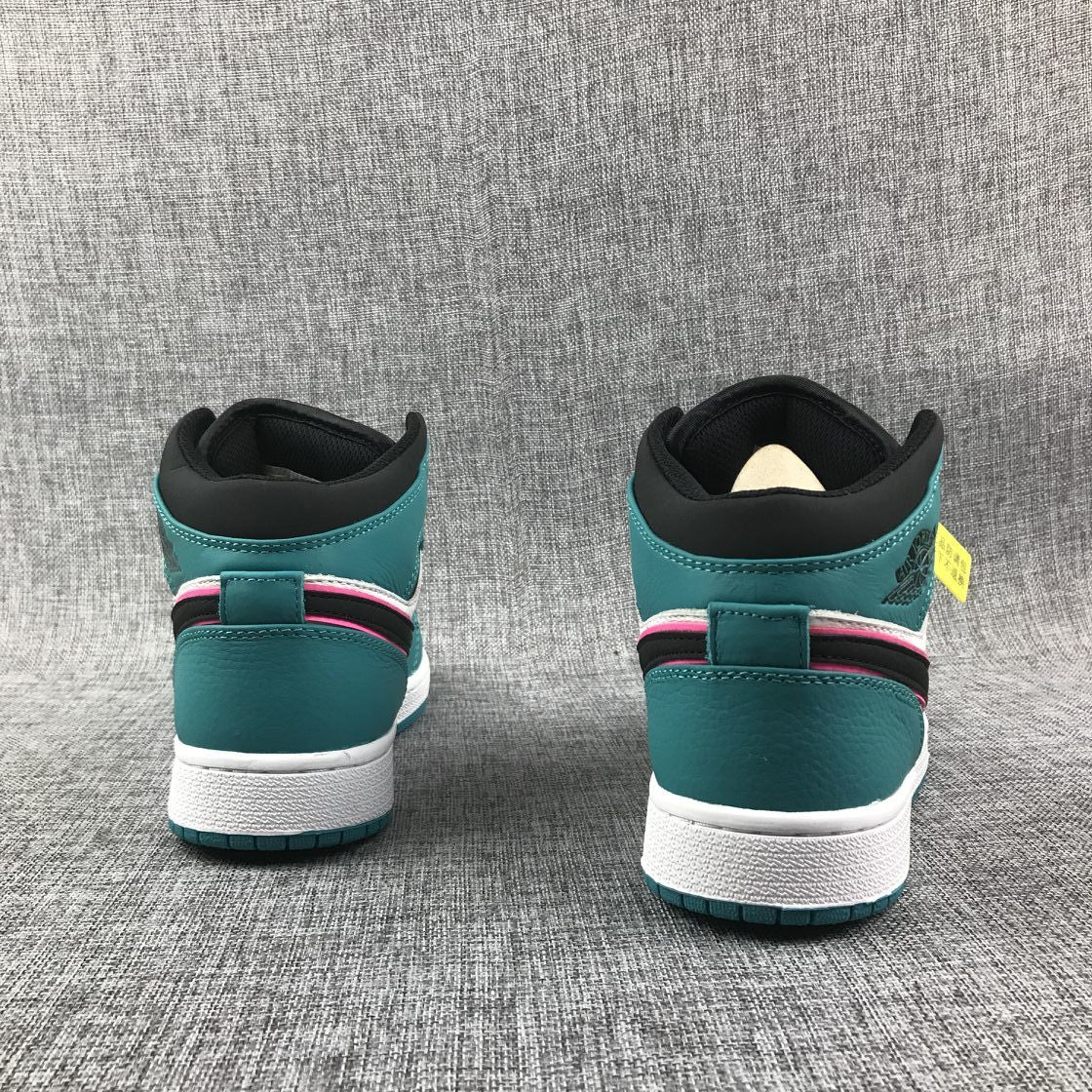 South Coast Sneakers - Jordan 1 Retro High OG - product image from the listing.
