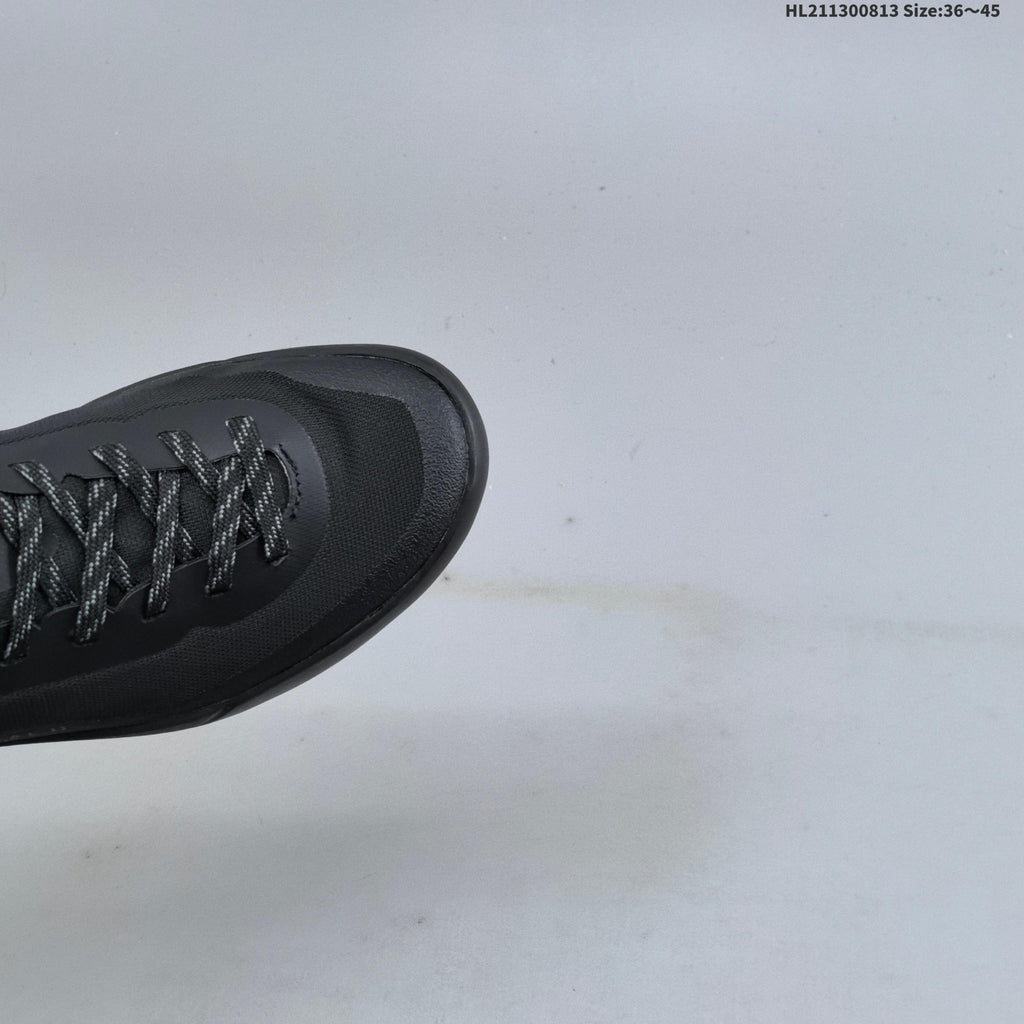 Men's Arc'teryx Konseal LT Trail Shoes, Black - product image from the listing.