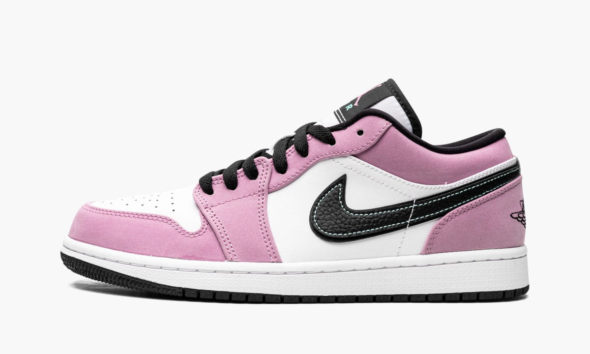 Violet Shock - Air Jordan 1 Low SE - product image from the listing.