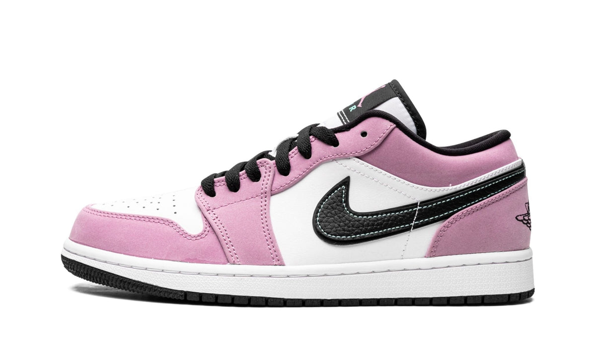 Violet Shock - Air Jordan 1 Low SE - product image from the listing.